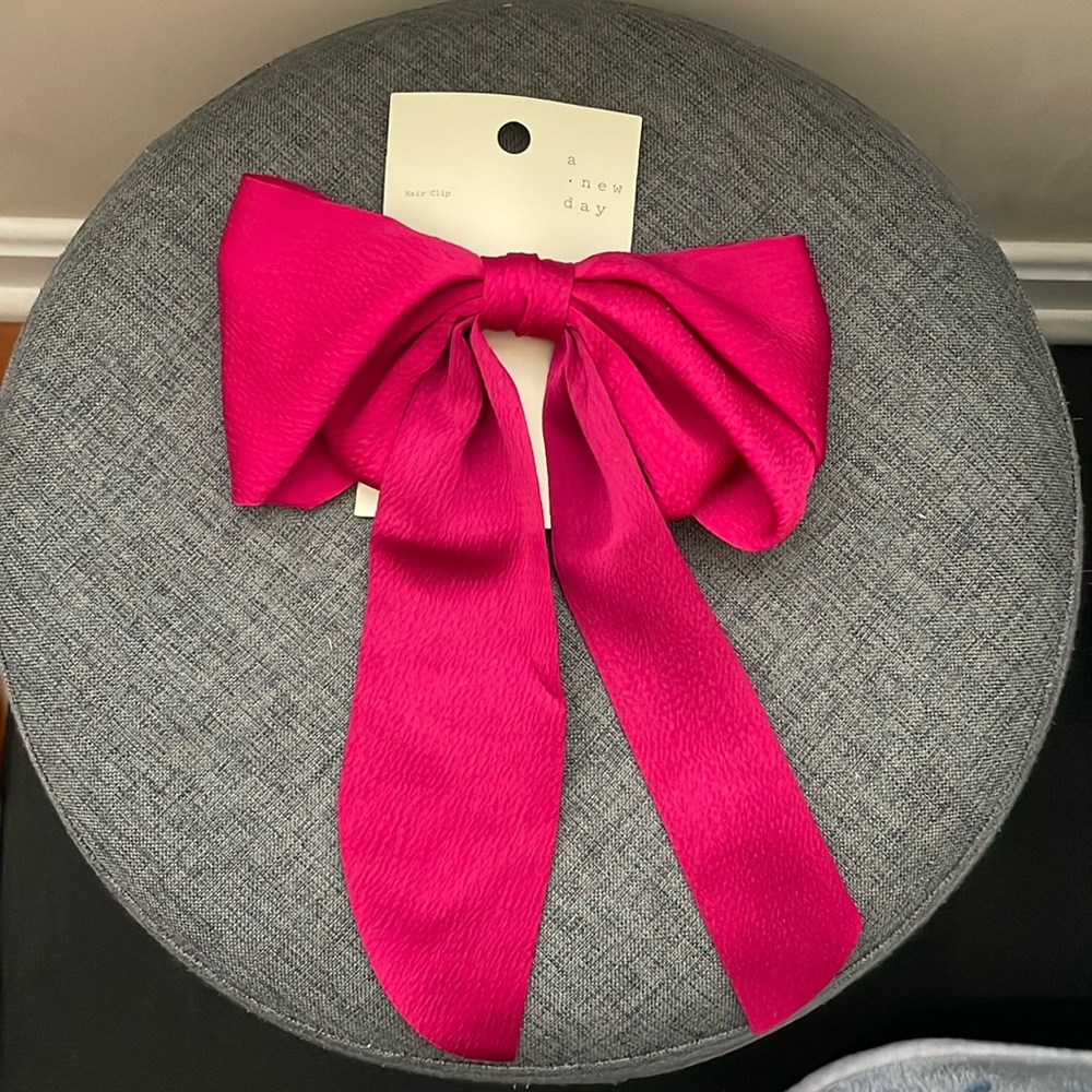 Magenta Pink Sweetheart Bow Clip